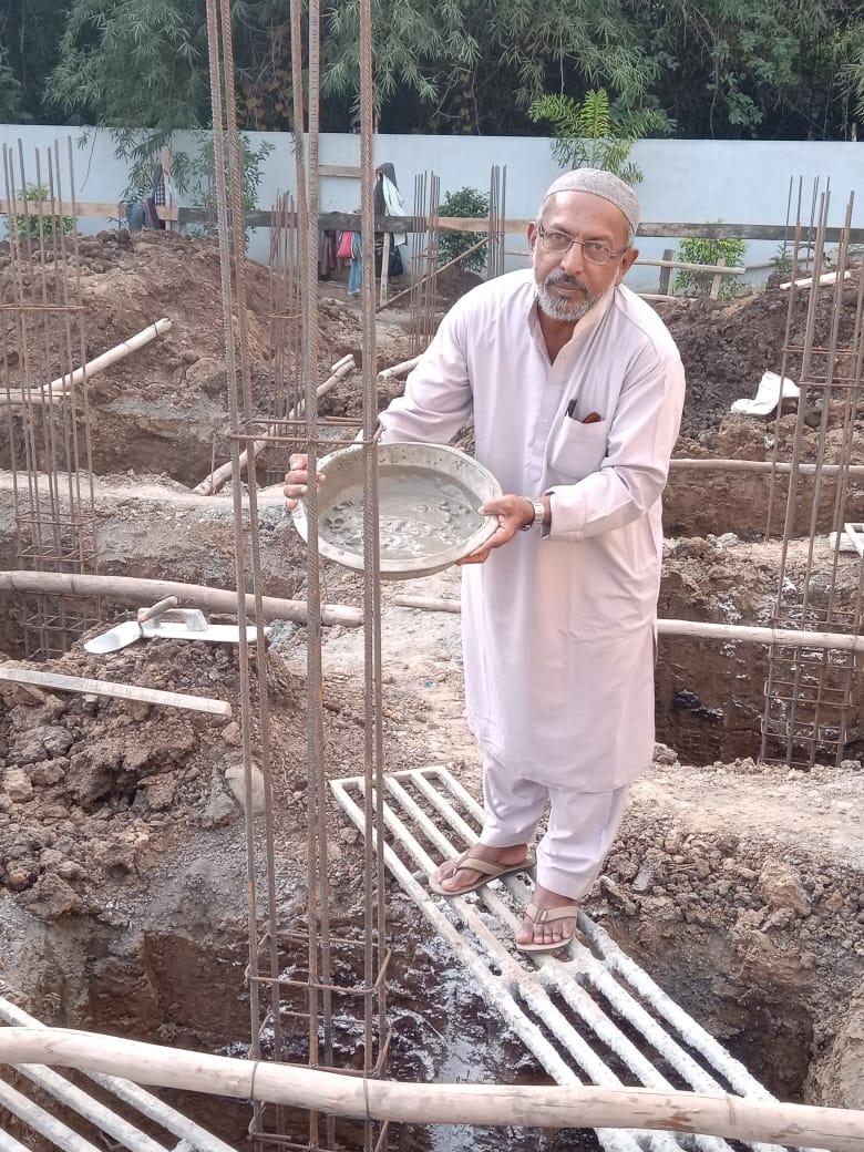Mohammad Ali Bhai doing foundation